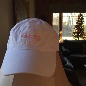 Peachy White Hat